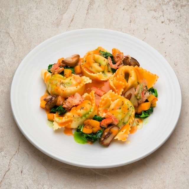 Tortelli di ricotta alla bisque di granchio blu Tortelli di ricotta alla bisque di granchio blu